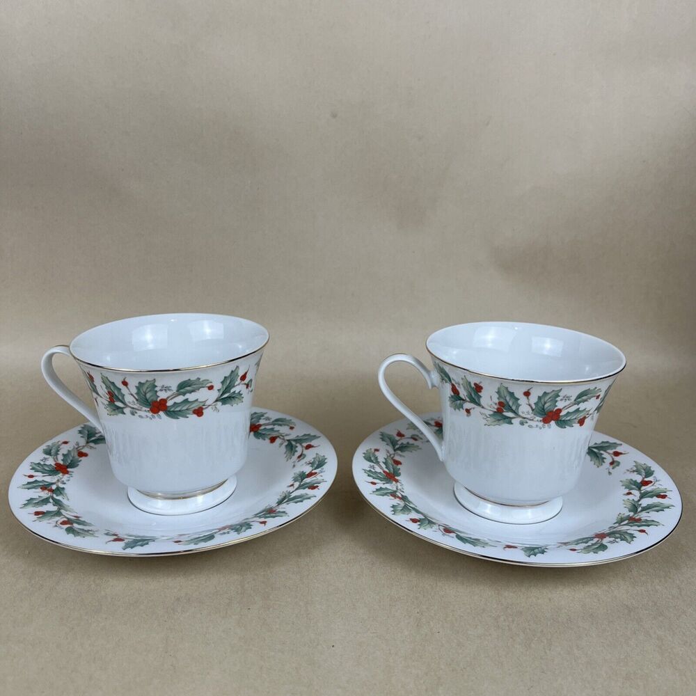 Fine China Pearl NOEL Holly Berry Christmas Teacup and saucer‎ gold rim set Of 2